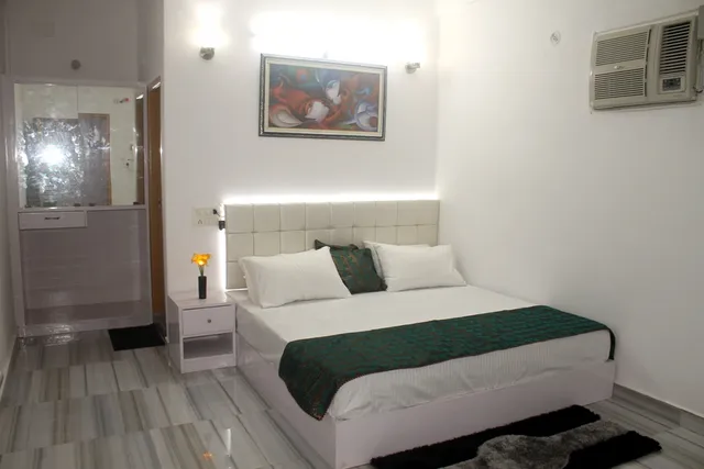 DS Residency Varanasi(Near Mandir N Ghats) with Parking