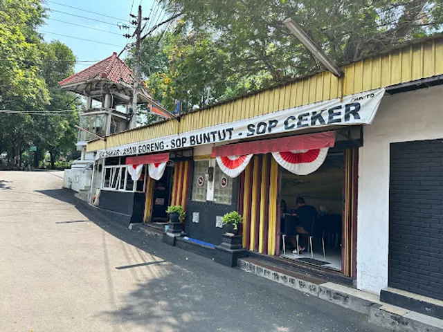 Sop Buntut, Ayam Goreng & Iga Bakar Pak To