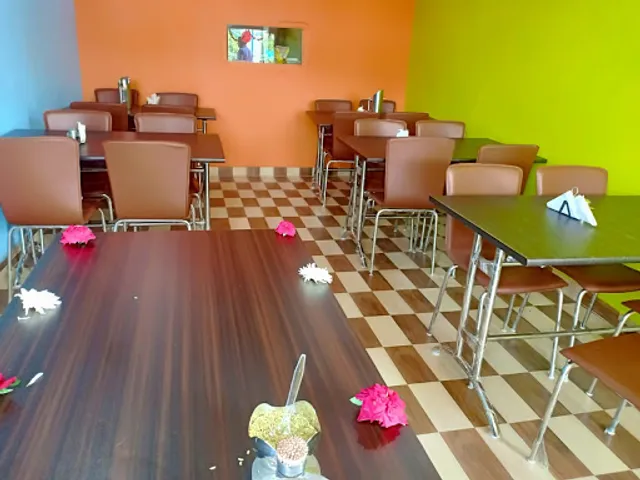 Lazeez Restaurant hodal