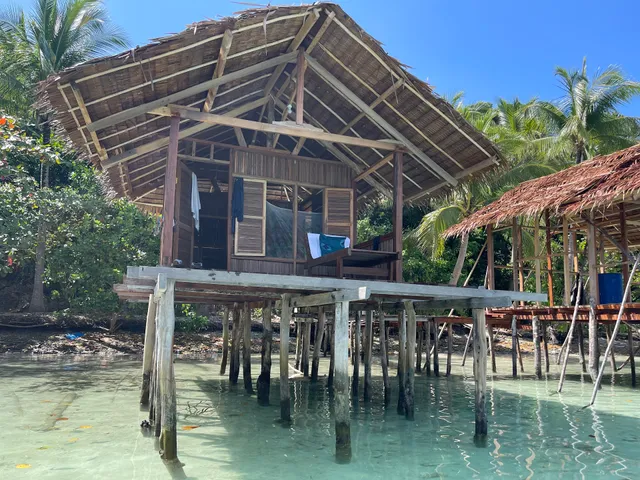 Meos Ambower Homestay Raja Ampat