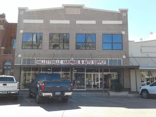Hallettsville Hardware