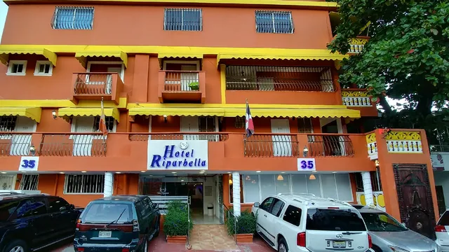 Hotel Riparbella