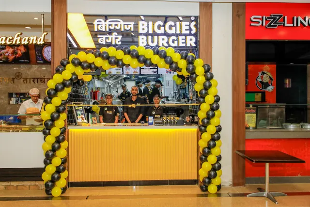 Biggies Burger: R City Mall