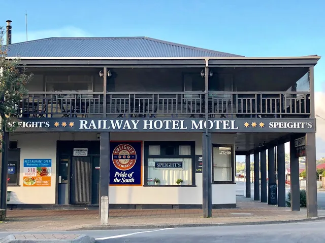 Railway Hotel Motel