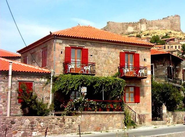 Evanthia Toroz Rooms & Studios