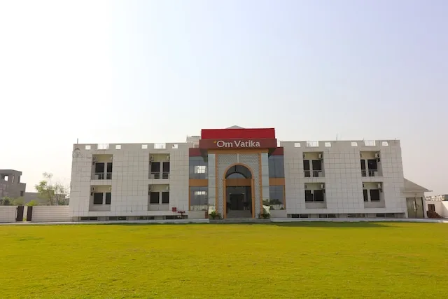 OYO 18894 Anand Luxury Villa