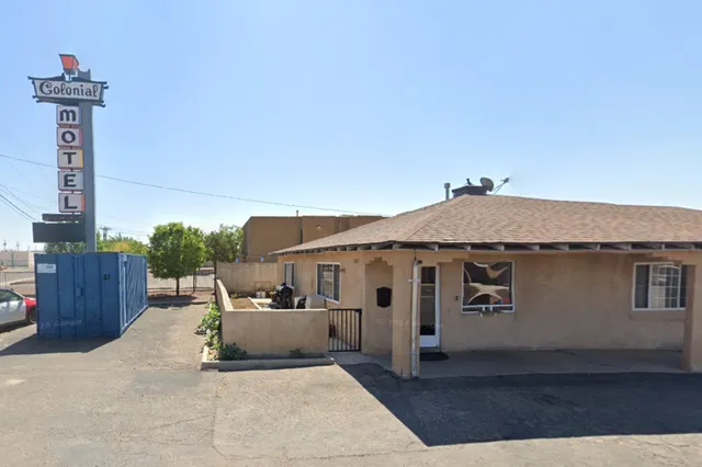 Colonial Motel