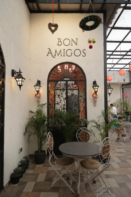 Bon Amigos Cafe & Kitchen – Noida, Sector 104