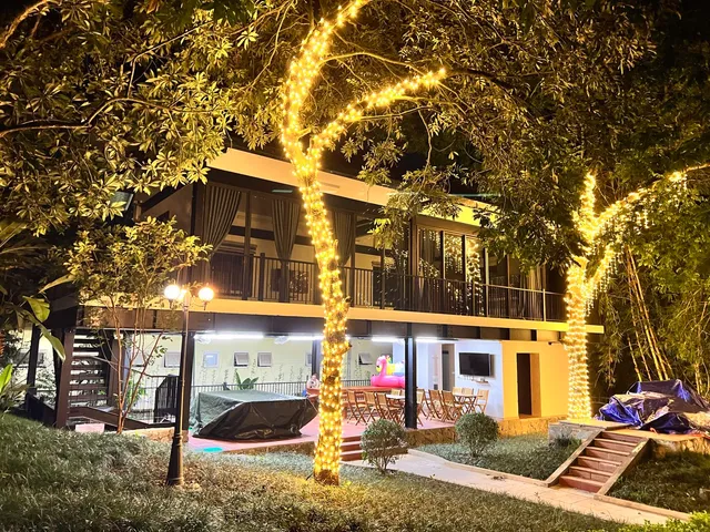 Nhà Vườn Hoa Quỳnh