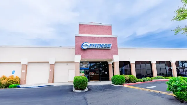24 Hour Fitness
