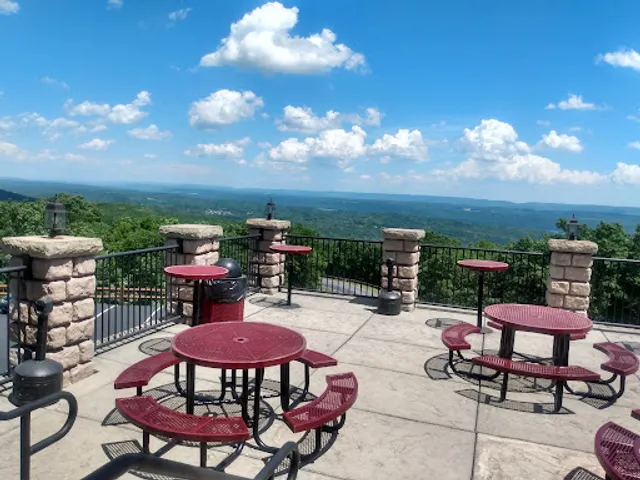 Roadies Restaurant and Bar