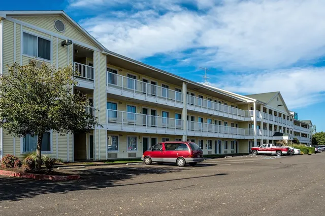 HomeTowne Studios Salem, OR