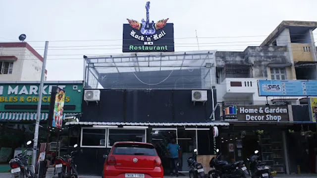 ROCK 'N' ROLL - B W RESTAURANT