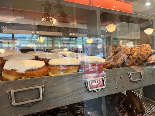 49th Parallel Café & Lucky's Doughnuts - West 4th