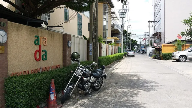 Arada Boutique Place