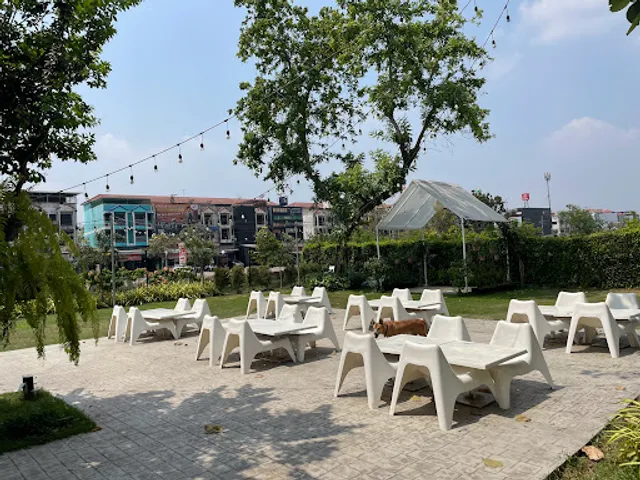 DE FACTO CAFE AND EATERY (ดิ แฟคโท)