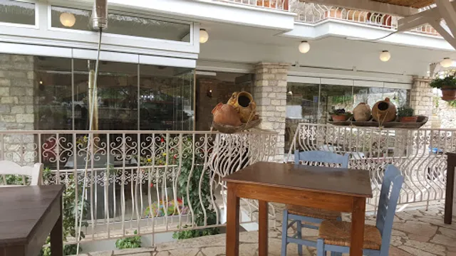 Restaurant - Tavern - Cafeteria - Ithomi