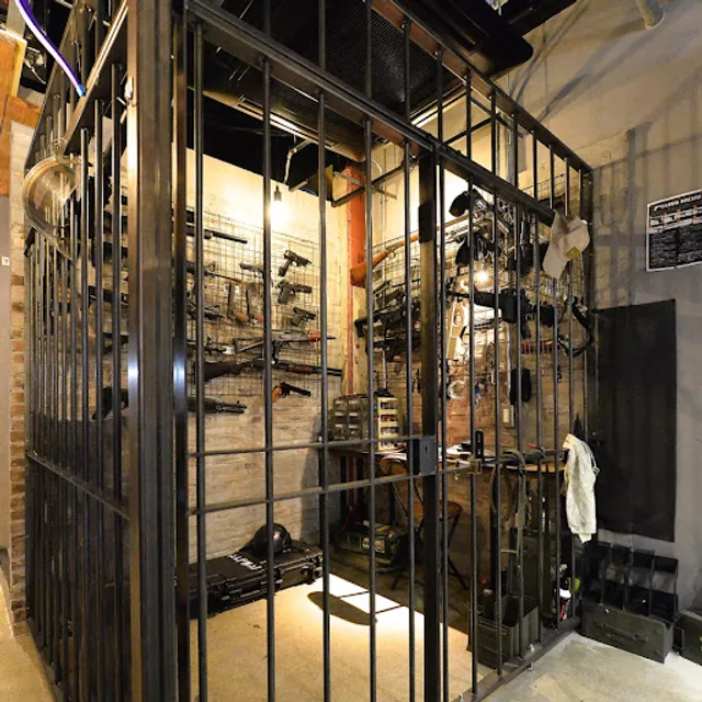 銃が撃てるダイニングバーALPHA