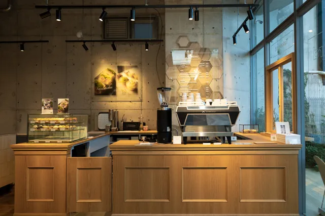 Standard Café & Gallery 靭公園店