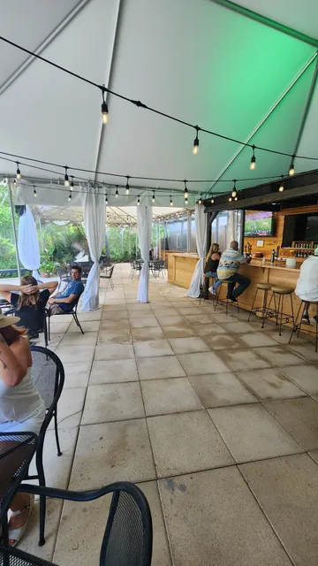 Sideyard BBQ and Beer Garden