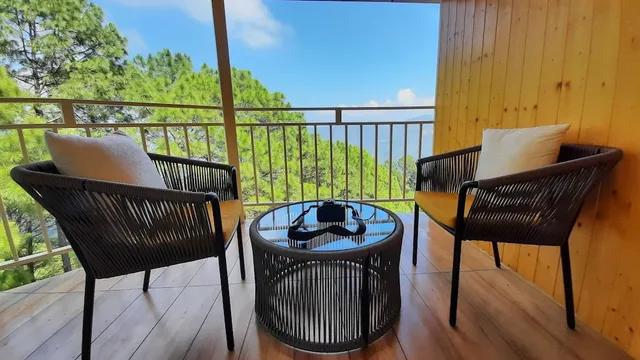 The Woods Retreat, Lansdowne