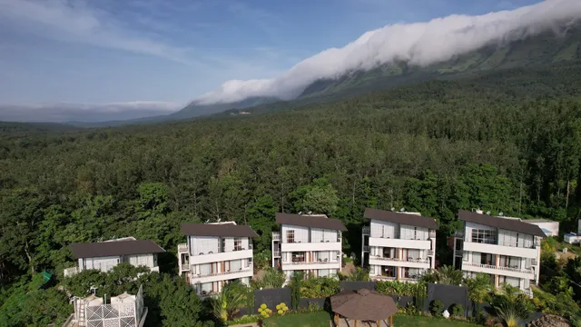 Bindiga Peak Resorts