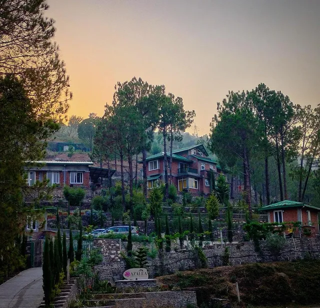 AZALEA- Luxury Resort in Tehri, Uttarakhand | Boutique Family Resort | Isolated Location | Tehri Dam
