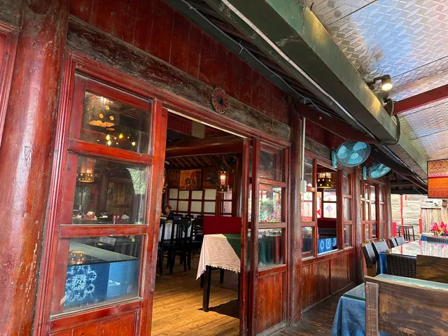 Nhà hàng Dao Đỏ