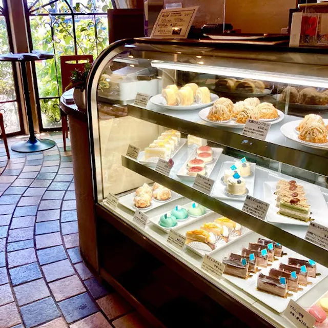 Fleurs et bonbons Le Cafe