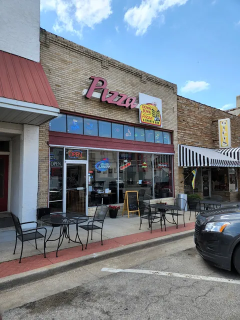 Downtown Pizza & Sports Bar