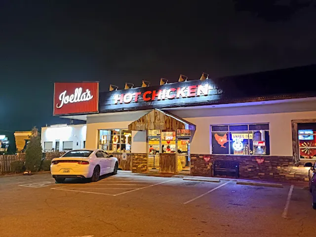 Joella's Hot Chicken - St. Matthews