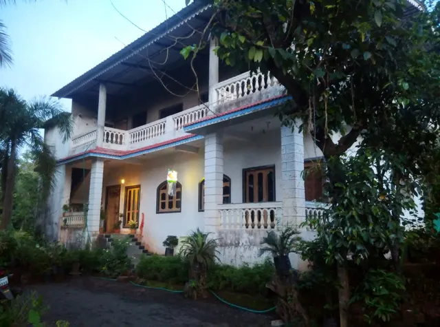 Saloni Village Resort