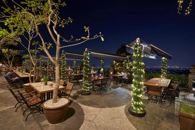 The Valley Bistro Café