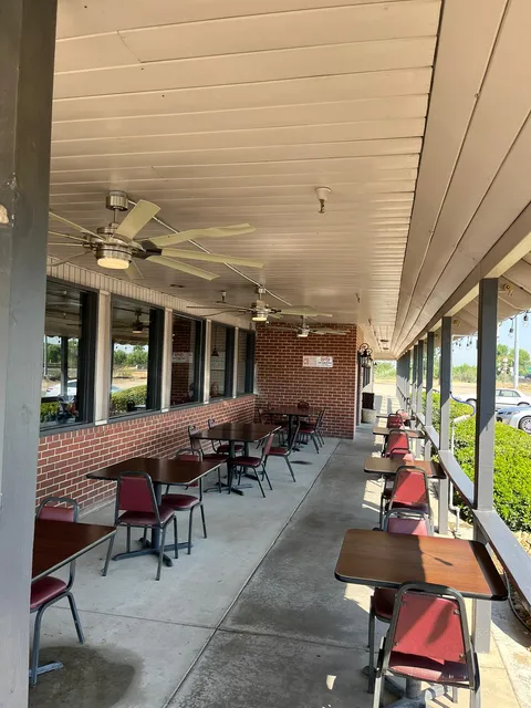 Farnesi's Steakhouse & Bar