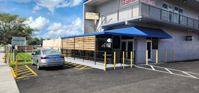 Le Fournil Bakery & Café