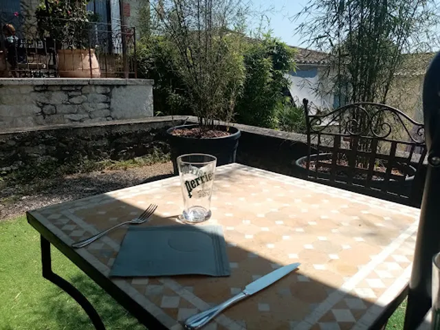 AUX SARRAZINES DU FAUBOURG