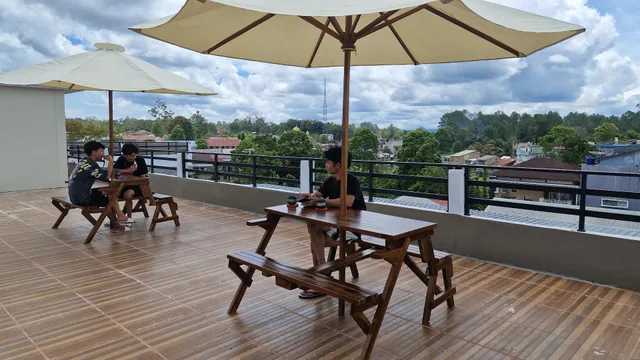 Ditha Homestay & Coffee Shop