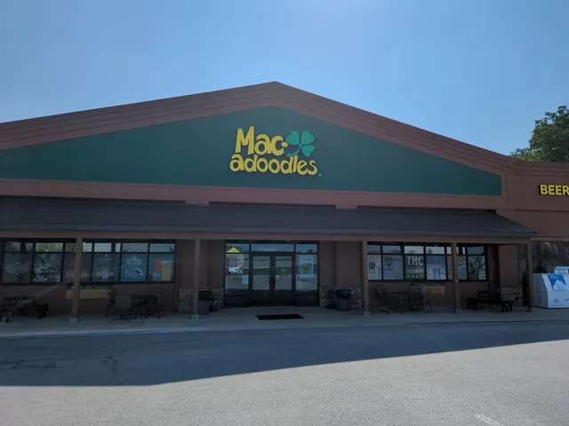 Macadoodles of Lee's Summit