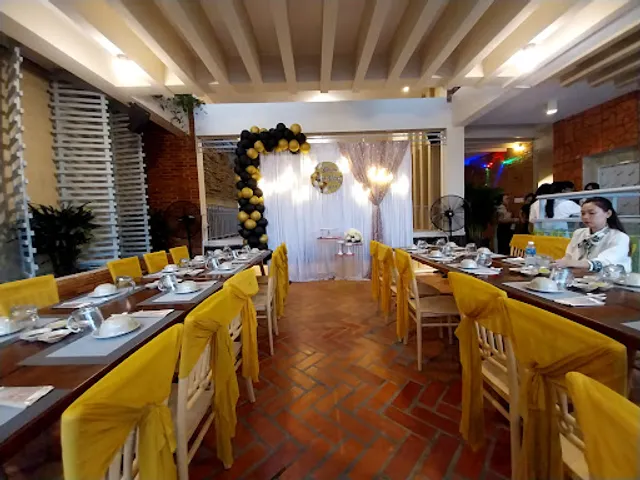 Nhà Hàng Chốn Xưa