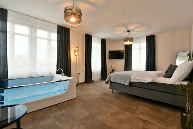 S-Cape Suite & Spa