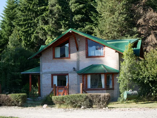 HOSTEL HUELLAS - Alojamiento en Lago Puelo