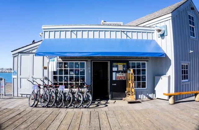 Stearns Wharf Bait & Tackle