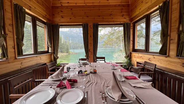 Nacionalni restoran Crno jezero