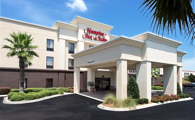 Hampton Inn & Suites Pensacola I-10 North at University Town Plaza