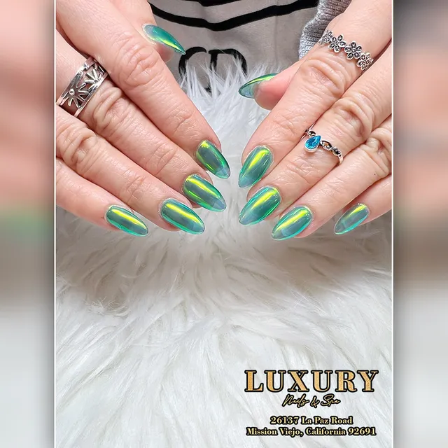 Luxury Nails & Spa