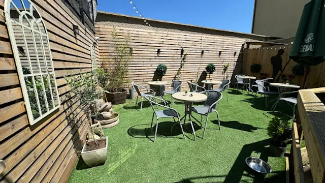 Coach & Horses Chepstow Bed & Breakfast in Pub