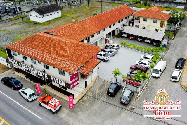 HOTEL E RESTAURANTE TITON
