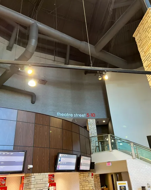 Landmark Cinemas 10 Shawnessy