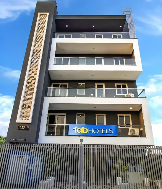 FabHotel Kiara - Hotel in Medanta Hospital, Gurgaon