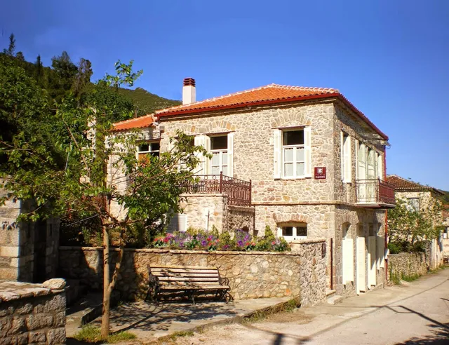 Amfiklia Junior Suites